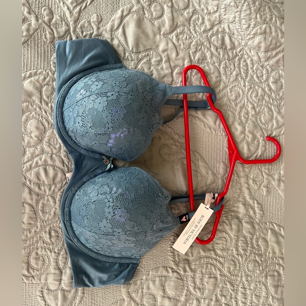 Victoria Secret Bra Size 40C Brand New With Tag Prize on See pictures on color - Picture 3 of 11